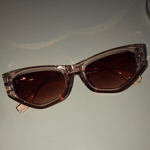 Cat eye sunglasses